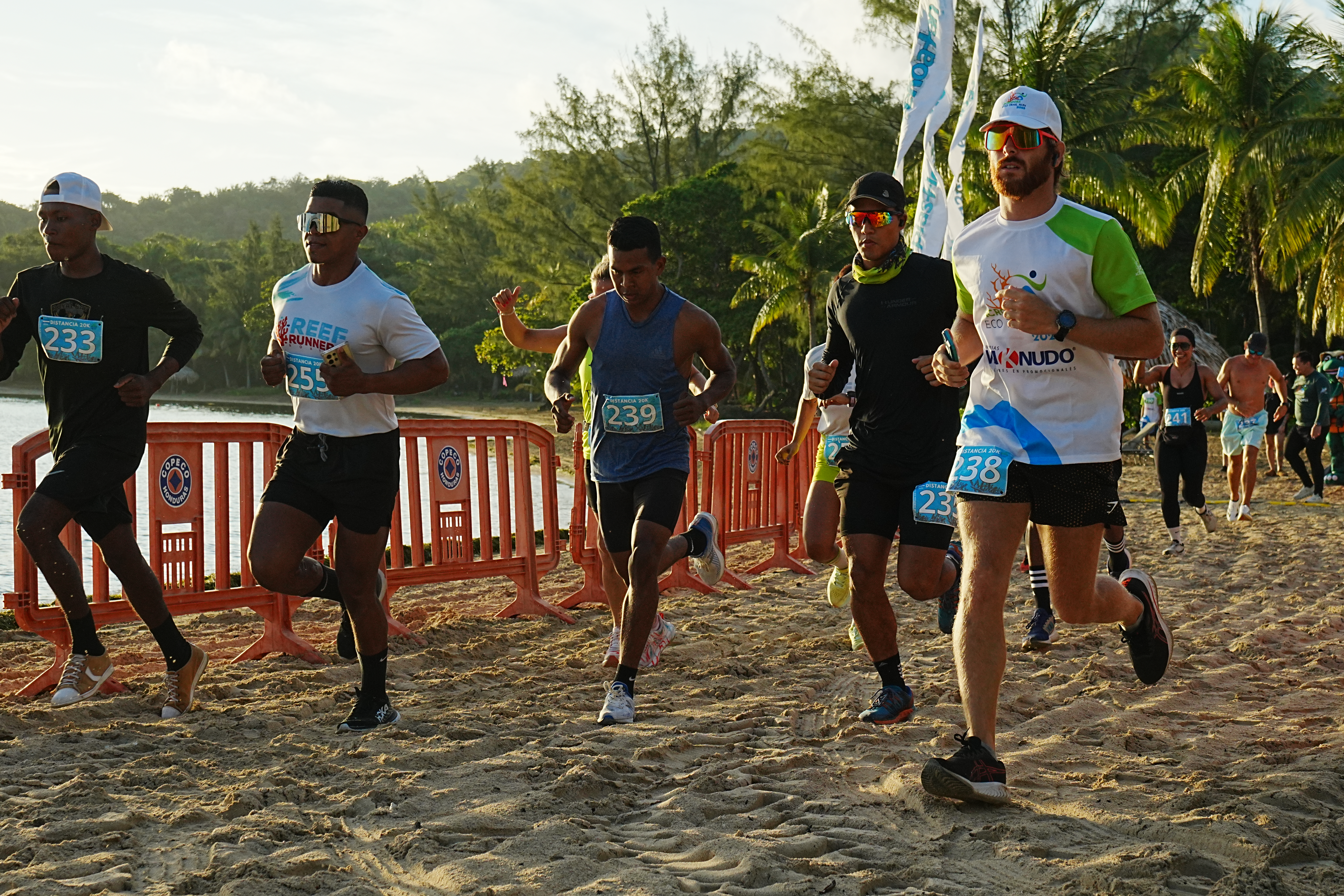 Kit oficial y corredores en Roatán